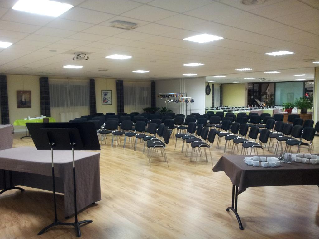 Brit Hotel Essentiel Pontivy Robic Zewnętrze zdjęcie
